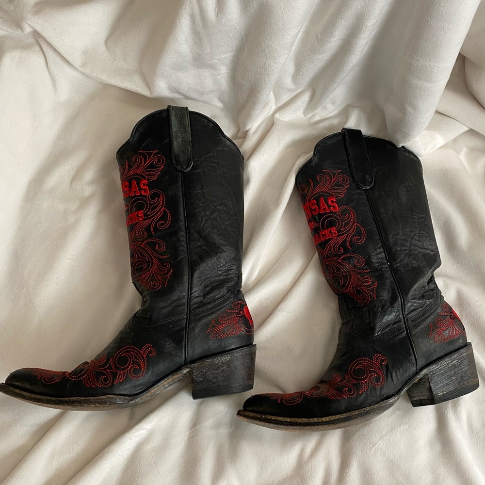 University of Arkansas Razorbacks Gameday Boots - Black Leather Cowboy Boots - Picture 4 of 9